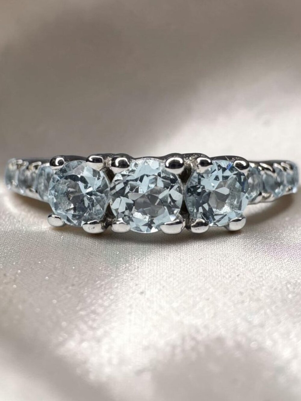 10K White Gold Natural Aquamarine Ring Size 7.25 Three Stone Round Cut 3/4cttw